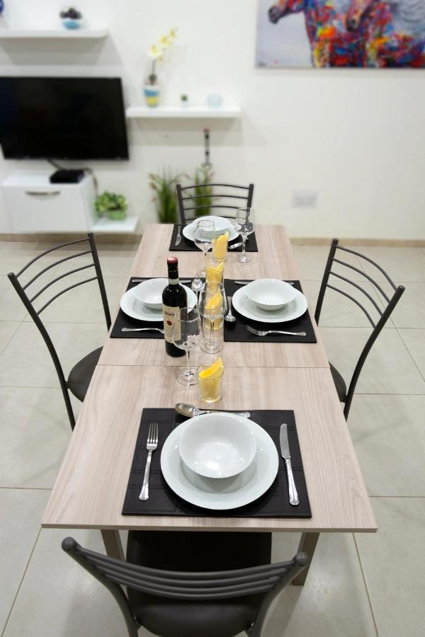 Central Rooms - Near Valletta & Sliema - Best Bus Lines Hamrun Экстерьер фото