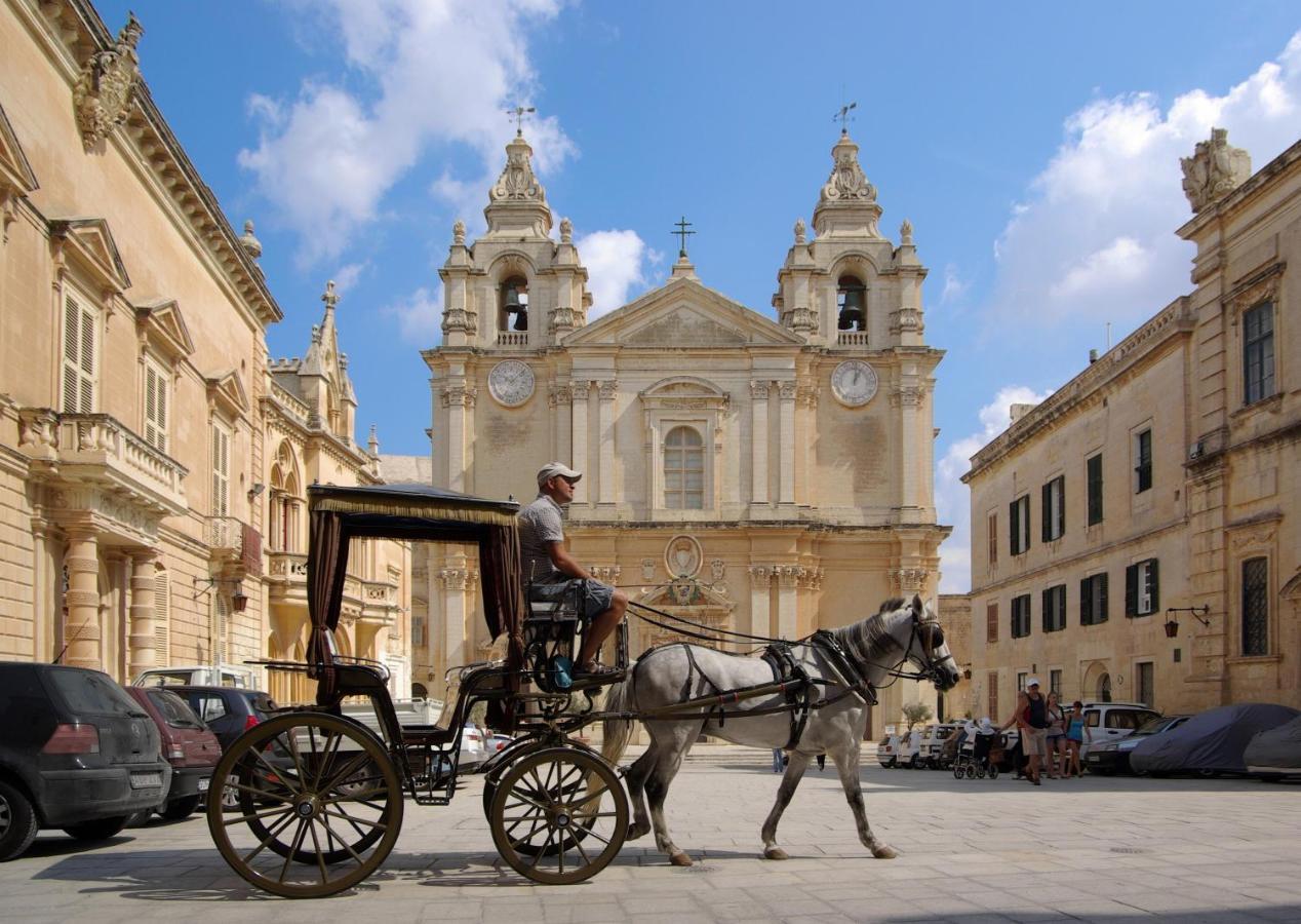 Central Rooms - Near Valletta & Sliema - Best Bus Lines Hamrun Экстерьер фото